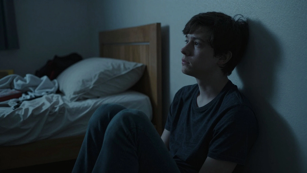 3 Early Warning Signs of Schizophrenia: What to Watch For